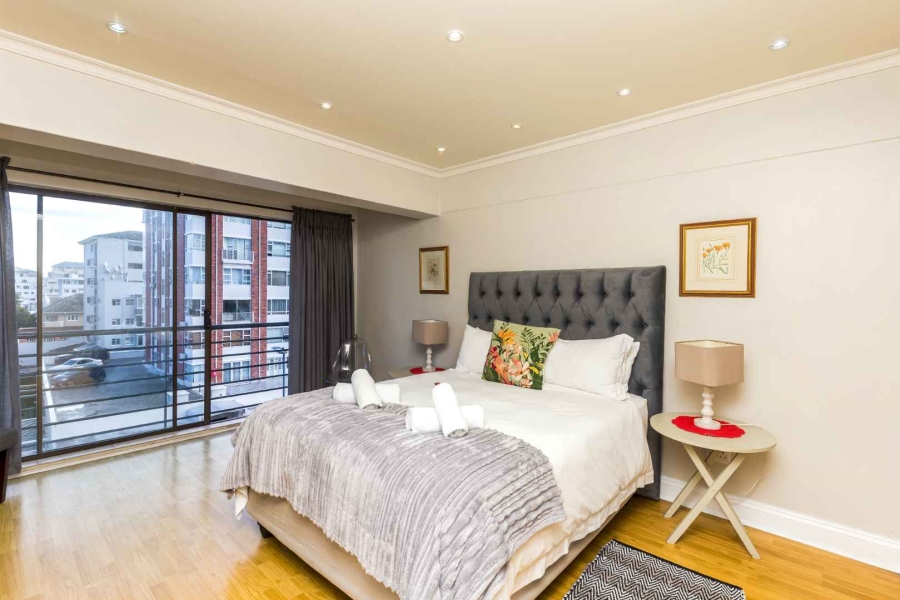 2 Bedroom Property for Sale in Sea Point Western Cape